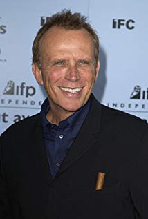 How tall is Peter Weller?